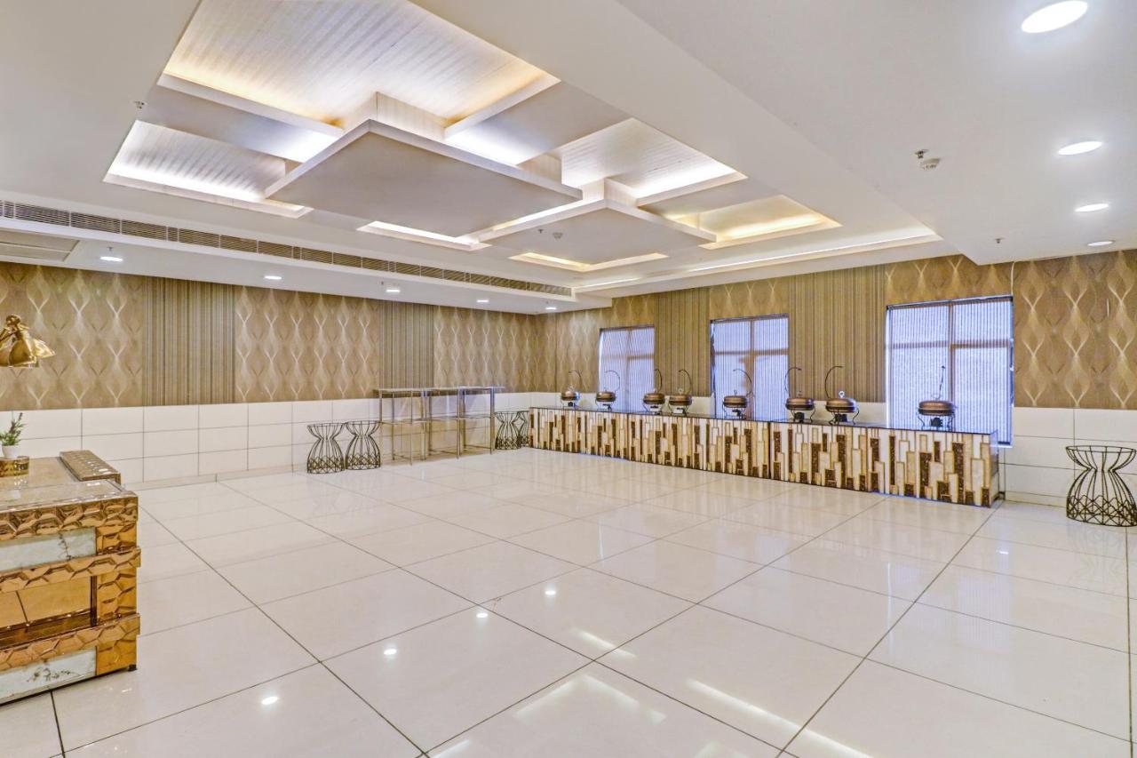 Отель Oyo Townhouse 484 Sanskriti Дели Экстерьер фото